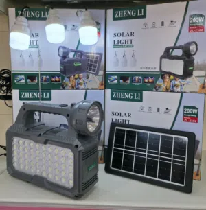 كشاف طاقة شمسية مع ثلاث لمبات مع خلية شمسية يشحن عن طريق شمس