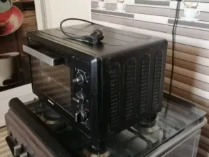 فرن كهربائي مع طاولة