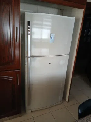 تلاجة شارب للبيع