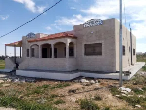 190 m2 4 Bedrooms Townhouse for Sale in Al Karak Other