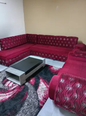 طقم كورنر استخدام خفيف وطاولة و3 سيرفس وسجادة