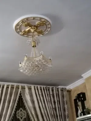 ثريات مع براكيتات للبيع