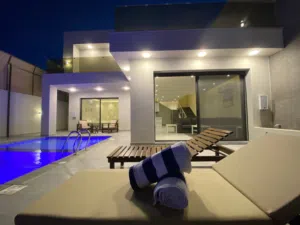 2 Bedrooms Farms for Sale in Jordan Valley Ghor Al Kafrain