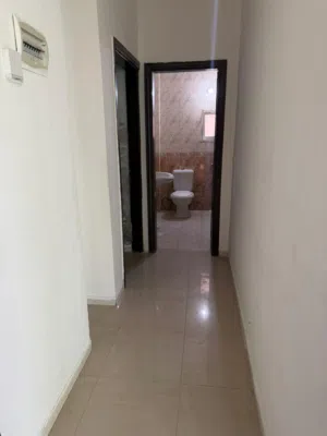 172 m2 3 Bedrooms Apartments for Rent in Zarqa Al Zawahra