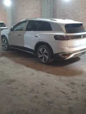 Volkswagen . ID 6 . 2024 . New1