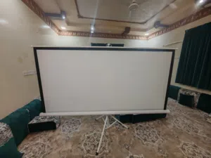 شاشة عرض بروجكتر مقاس 100 بوصة جديدة لم تستخدم