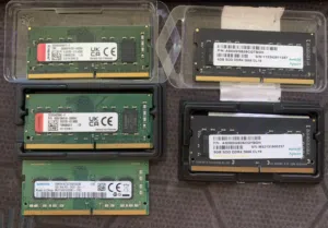 رام DDR4 لابتوب عدد 5 حبات 8+8+8+4+4 كفالة تشغيلية الحالة ممتازة