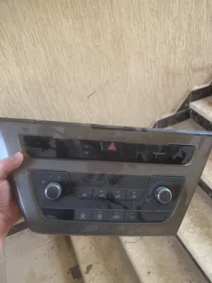 ناس الي تعاني من لوحات تكييف