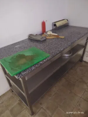 ماكينة عجين وغرل وثلاجة مستعمل بحالة الجديد