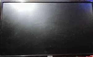 شاشه 24 بوصه بينكيو