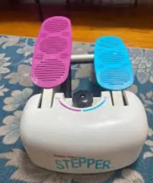 للبيع جهاز رياضي أوروبي steppar الاصلي للمنزل أو المكتب تحكم ب عدة مستويات فعال و موفر للمساحة اس