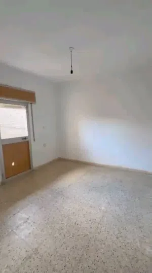 120 m2 3 Bedrooms Apartments for Rent in Benghazi Beirut street