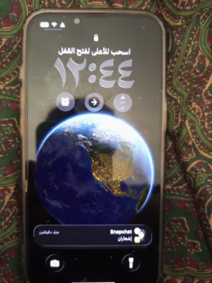 آبل iPhone 13 Pro تركواز بحالة سيئة مع شاحن وذاكرة 256 جيجابايت