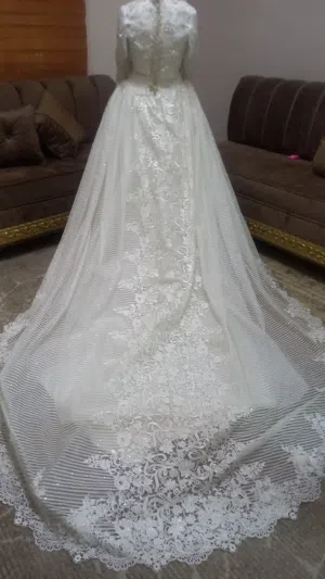فساتين زفه لايجار