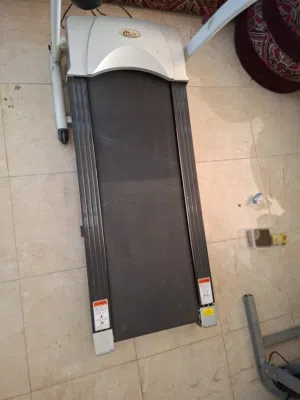 جهاز مشي استعمال خفيف بحالة ممتازة جدا