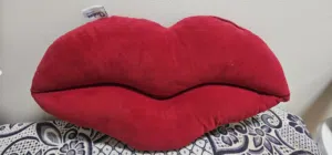 مخدة على شكل كبيرة اخر قطعة جدا جميلة يوجد استلام يوجد توصيل