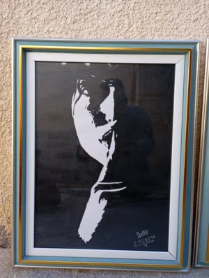 للبيع لوحات جداريه فنيه مميزه لتزيين الغرف و الصاله خمس حبات متوفره ثلاث بمقاس 16*12" و اثنين A4