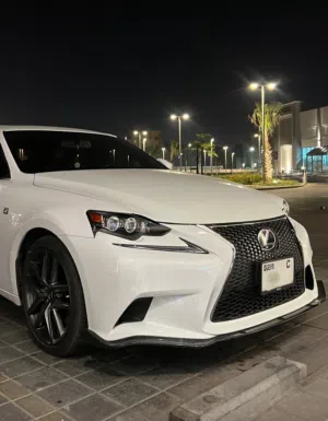للبيع لكزس Is 300 F-sport premium 2016