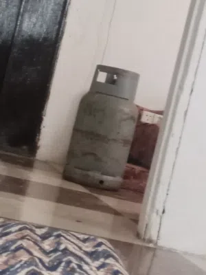 جرة غاز شبه جديد