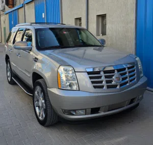 Cadillac Escalade – Very Clean  Ready to Drive كاديلاك إسكاليد  نظيفة جداً وجاهزة للقيادة