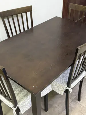 طاولة سفرة + 4 كراسي / Dining Table with 4 Chairs