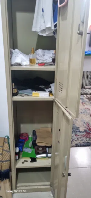 دولاب صاج  بحاله ممتازة  معه مفتاحين  منظم من الداخل