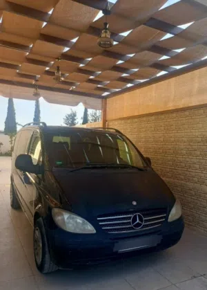 باص مرسيدس vito 2009 للبيع .