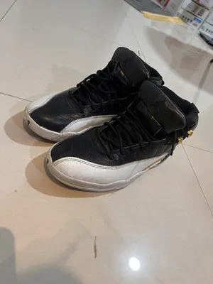 حذاء air Jordan 12 اصلي استعمال بسيط جدا