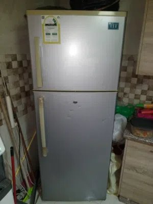 ثلاجه مع فريزر مقاس 16 اقتصادية للبيع