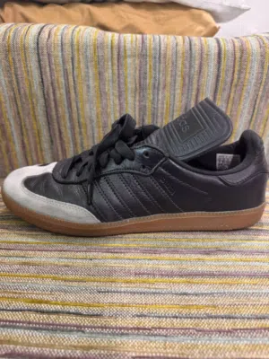 شوز اديداس ultra boost 100% authentic Adidas sampa original 100% شوز اديداس اصلي للبيع
