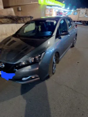 سيارة نيسان ليف كهربائية 2022 للبيع