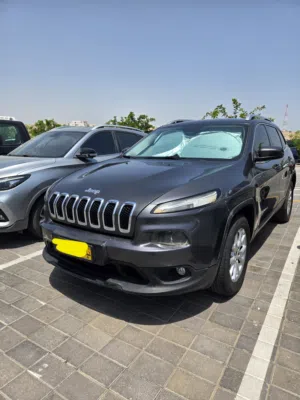 Jeep Cherokee - Longitude 2015-16 GCC Oman Wakala Specs 122,000 KM