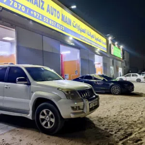 جراج سيارات مكون من 3 شبرات بالصجعة الصناعية الشارقة