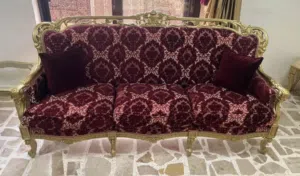 صالون ملكي فاخر – كنبة مع 4 كراسي – تصميم كلاسيك راق - بحالة ممتاز