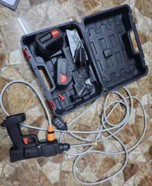 Pick up nizwa.Fresh cleaner spray gun for car cleaning with 2 powerfull batteries.10 omr