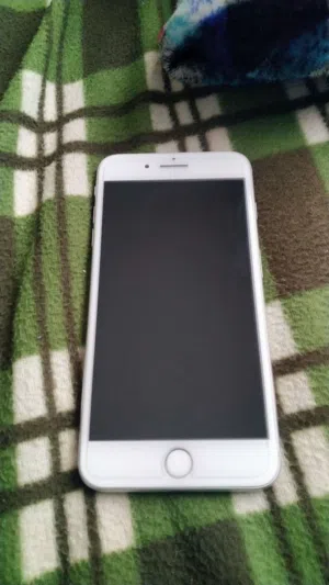 iPhone 8 بلس للبيع