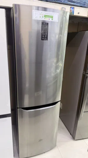 LG fridge bottom freezer excellent condition