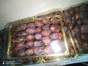 تمر عبوات نص كيلو و300  غرام  بسعر الجمله