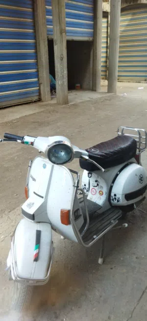 فيسبا ايطالي 84