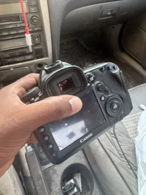 كاميرا كانون D5مرك 4