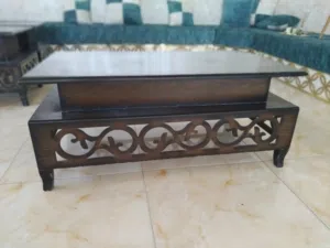 طاولات للبيع