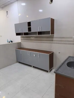 كاونتر خشب تركي mdf قياس مترين ارضي وملحق مع سنك متر و 20 مرمر