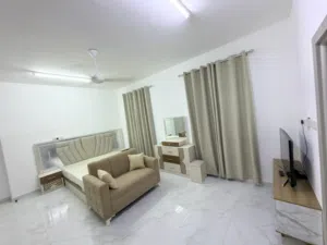 غرفه وحمام كبيره مفروشه فرش جديد بالكامل Large room and bathroom with furnished