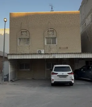 More than 6 bedrooms . More than 6 bathrooms . 600 m24