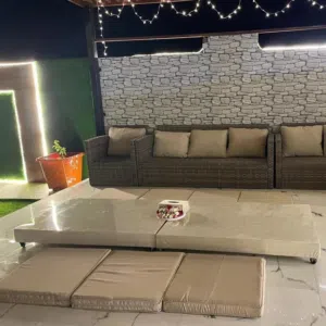 طاولات ارضيه