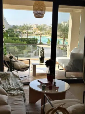 شاليه للبيع في راس الحكمه مساحه 125 متر غرفتين متشطب بالكامل سوبر لوكس استلام فوري مطلوب 5 مليون