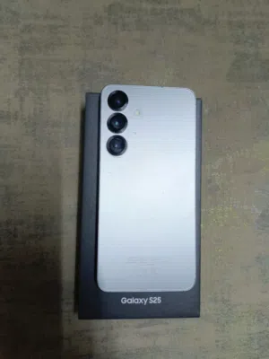 Samsung Galaxy S25 256 GB in Jeddah