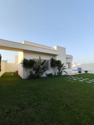 استراحة 630م واجهتين للبيع الباعيش بالقرب من مزرعة الورد