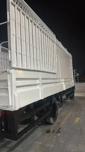 Mitshubisi 7 ton truck same like original