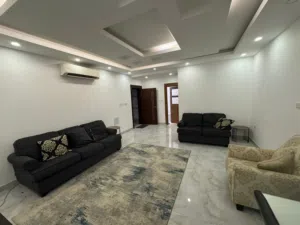 شقة مؤثثة للإيجار في المعبيلة السابعة بالقرب من كل الخدماتFurnished apartment for rent in Maabel 7